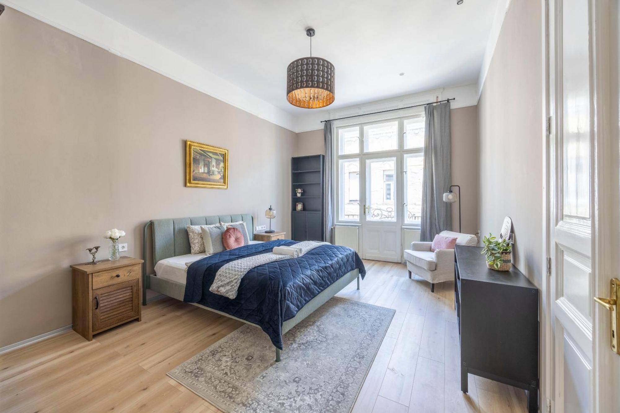 Charming Central Dream Home & Retreat By Prestige Homes Будапеща Екстериор снимка